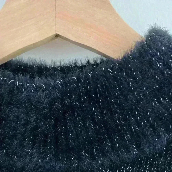 Women’s crop sweater. Black with silver threading, giving holiday feels. - Picture 4 of 5